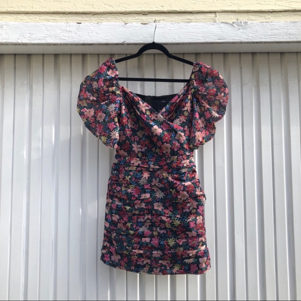 NWOT c/meo collective floral print ruched dress